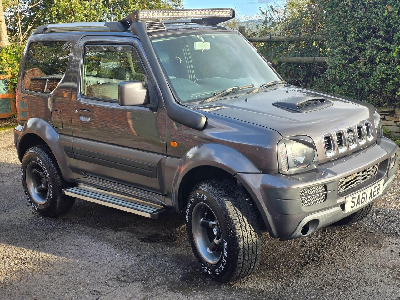 Suzuki Jimny photo 9 of 61
