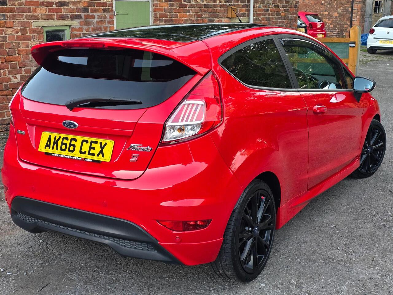 Ford Fiesta Zetec S photo 26 of 62