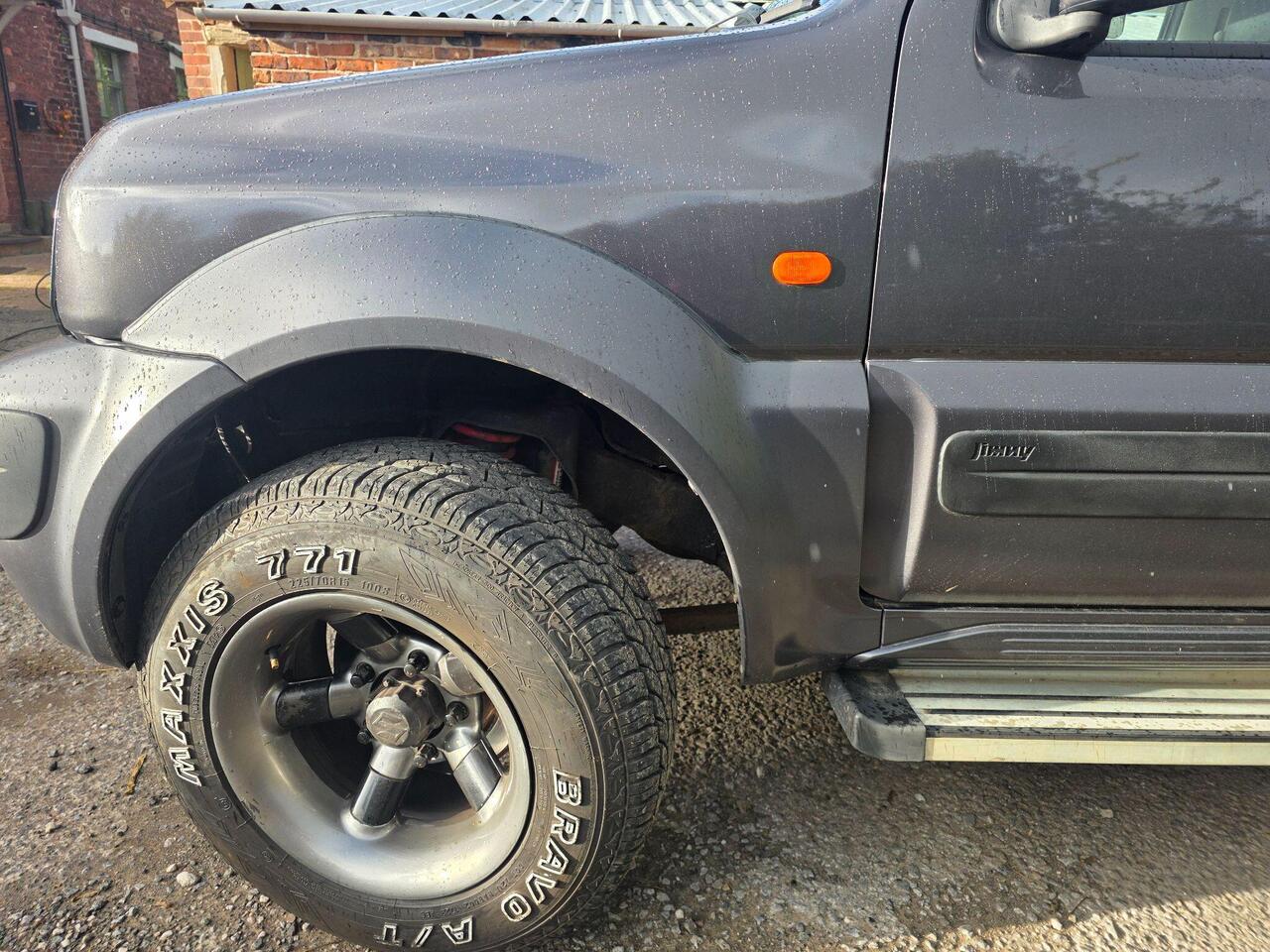 Suzuki Jimny photo 41 of 61