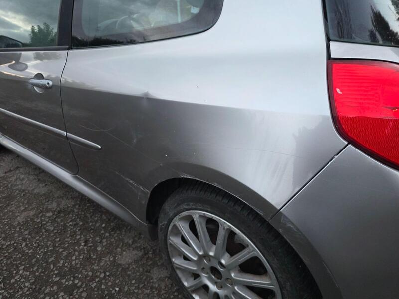 Renault Clio Renaultsport 197 photo 15 of 27