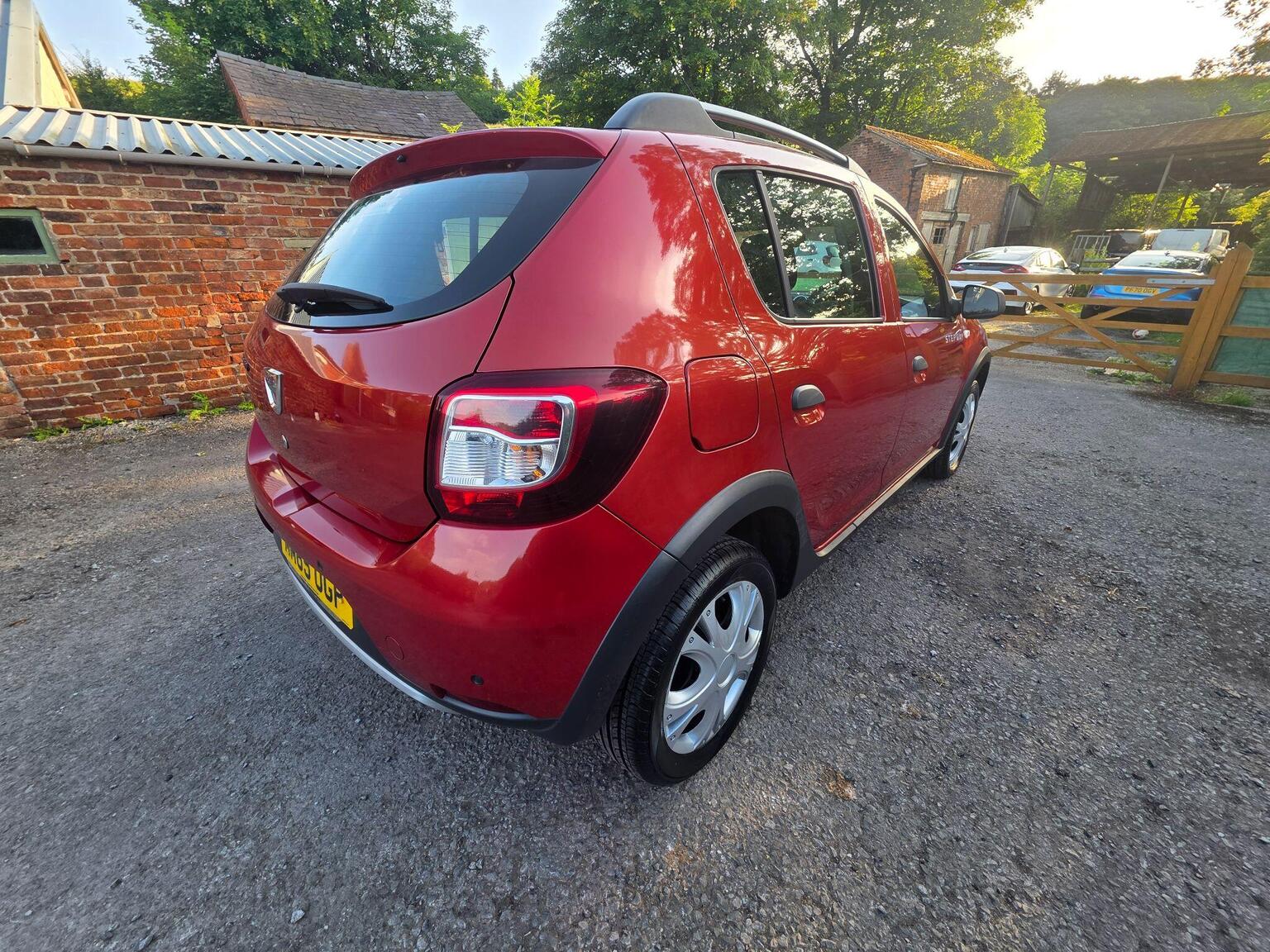Dacia Sandero Stepway photo 13 of 20