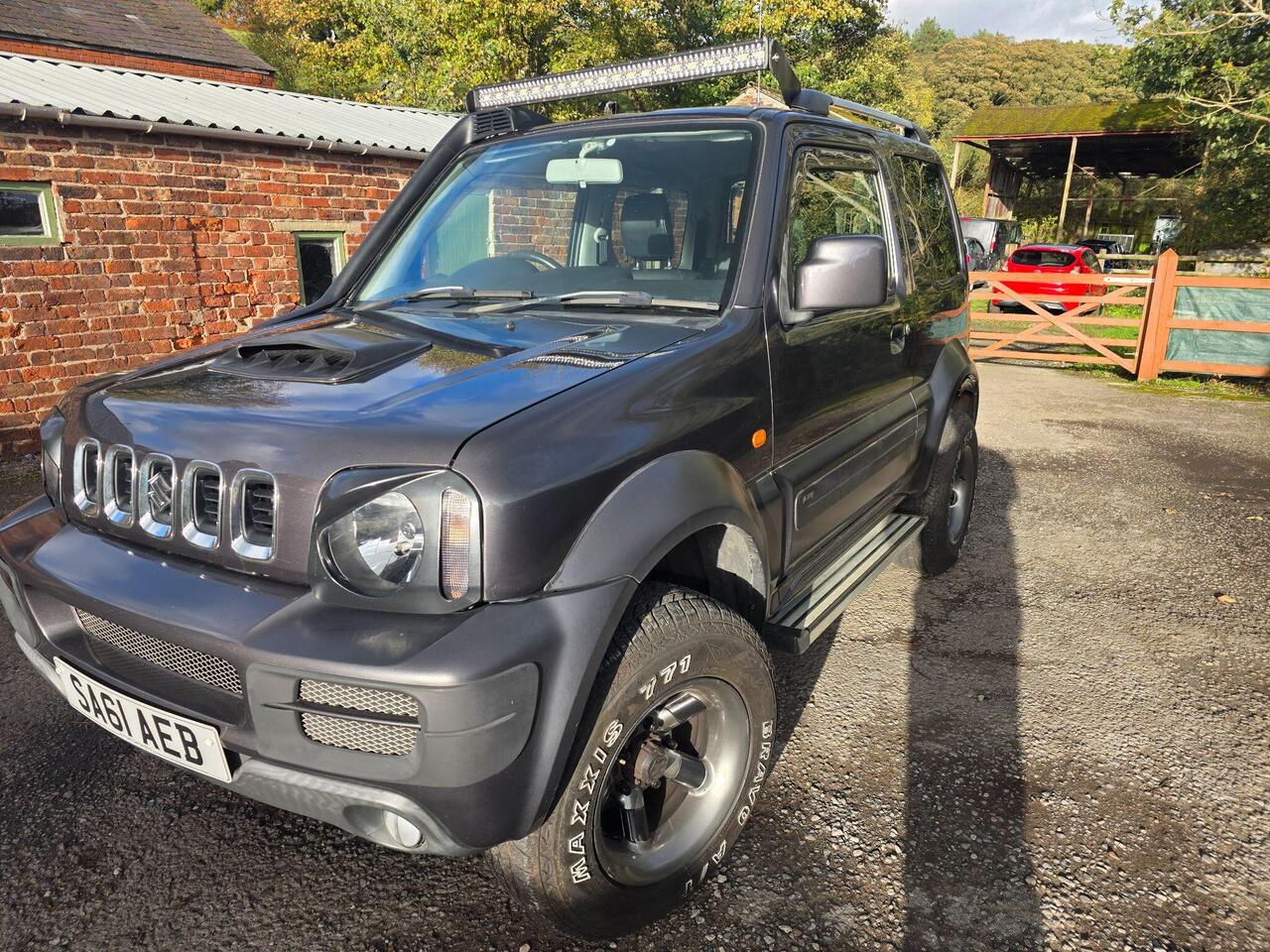 Suzuki Jimny photo 18 of 61