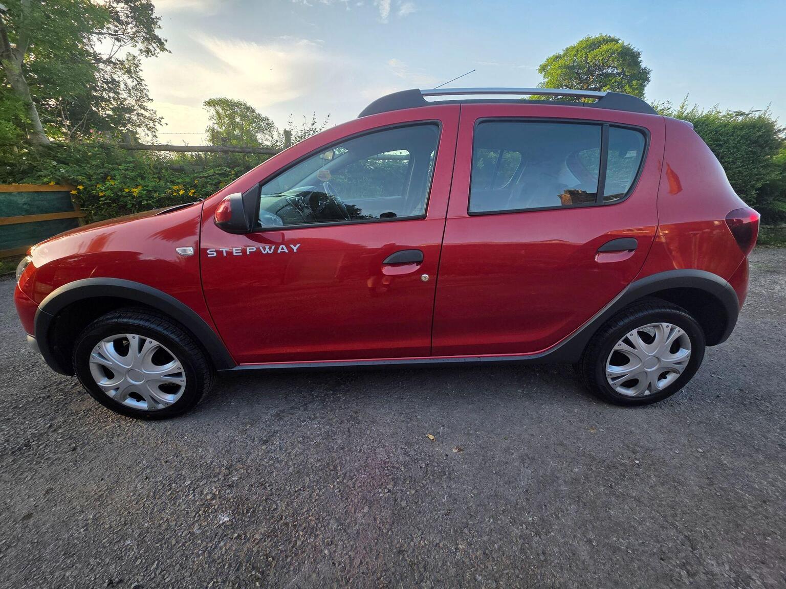 Dacia Sandero Stepway photo 19 of 20