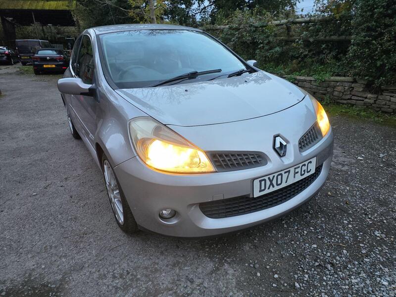 Renault Clio Renaultsport 197 photo 5 of 27