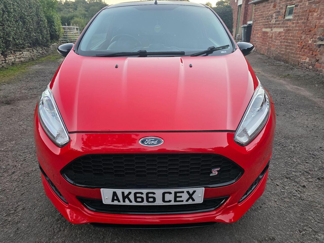 Ford Fiesta Zetec S photo 10 of 62