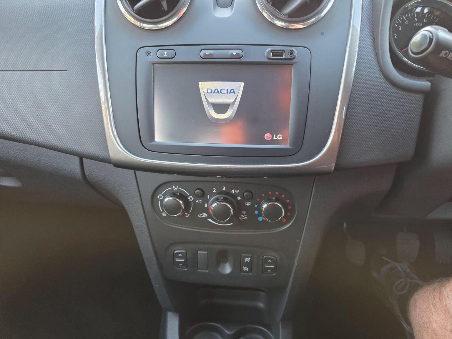 Dacia Sandero Stepway photo 7 of 20