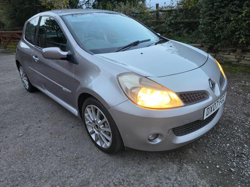 Renault Clio Renaultsport 197 photo 6 of 27