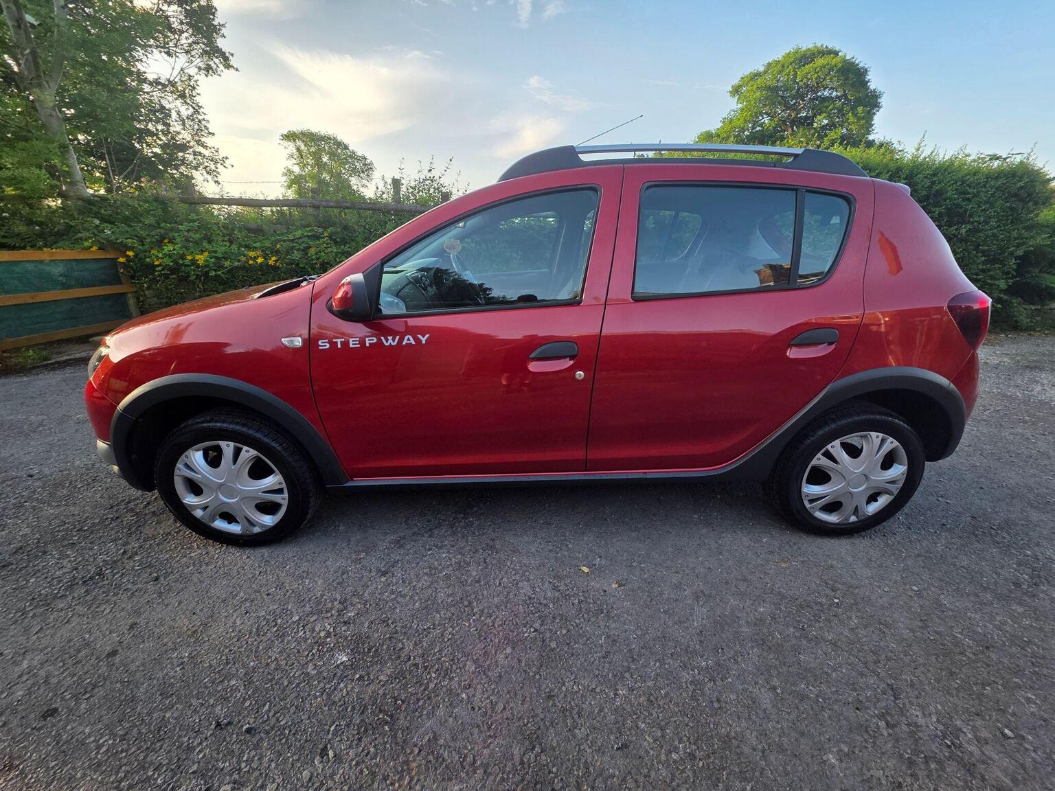 Dacia Sandero Stepway photo 20 of 20