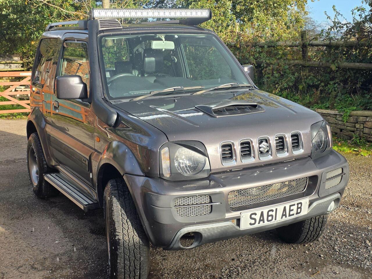 Suzuki Jimny photo 6 of 61