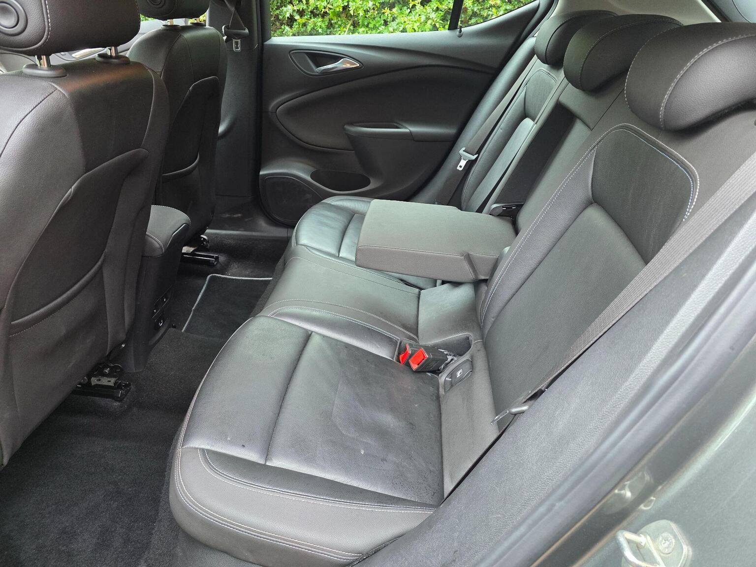 Vauxhall Astra photo 17 of 23
