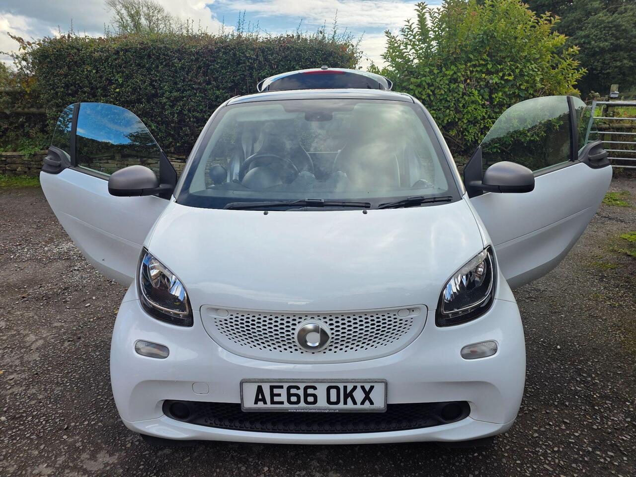 Smart fortwo Prime photo 2 of 50