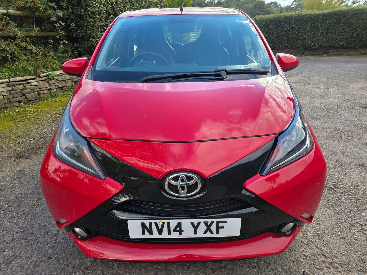 Toyota AYGO photo 2 of 22