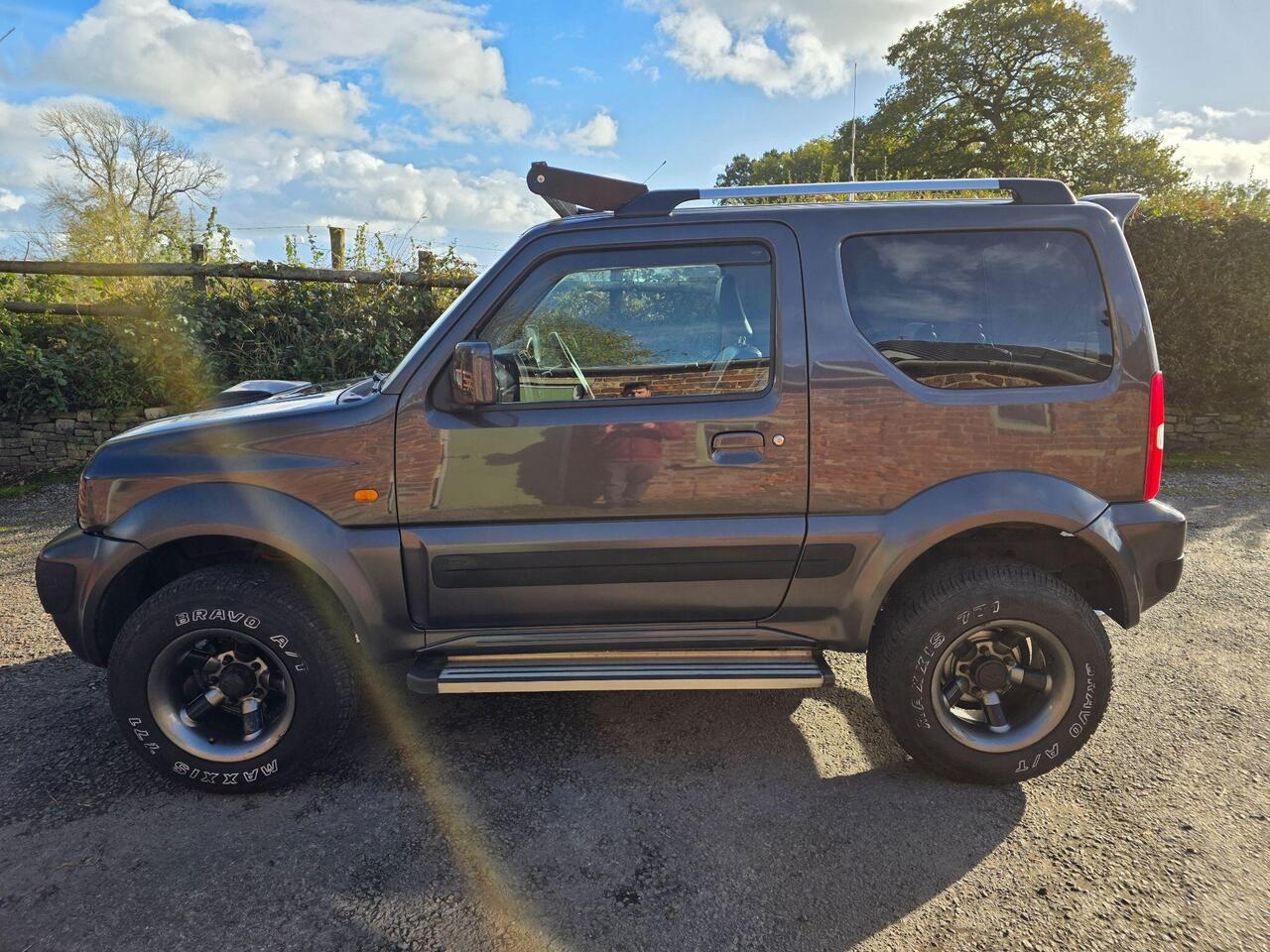 Suzuki Jimny photo 26 of 61