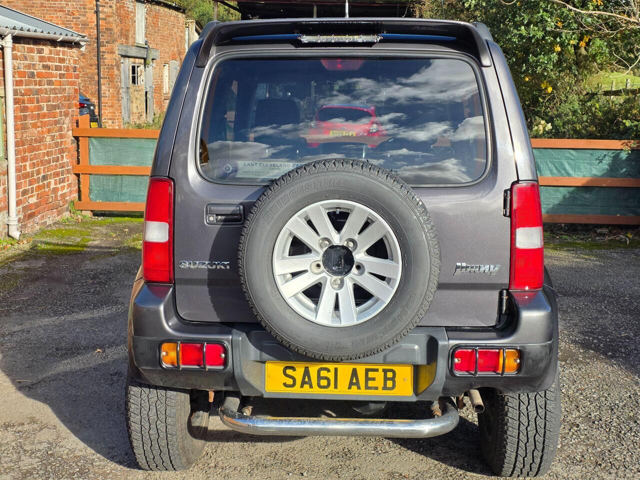 Suzuki Jimny photo 27 of 61