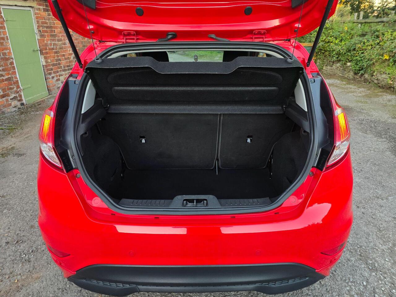Ford Fiesta Zetec S photo 46 of 62