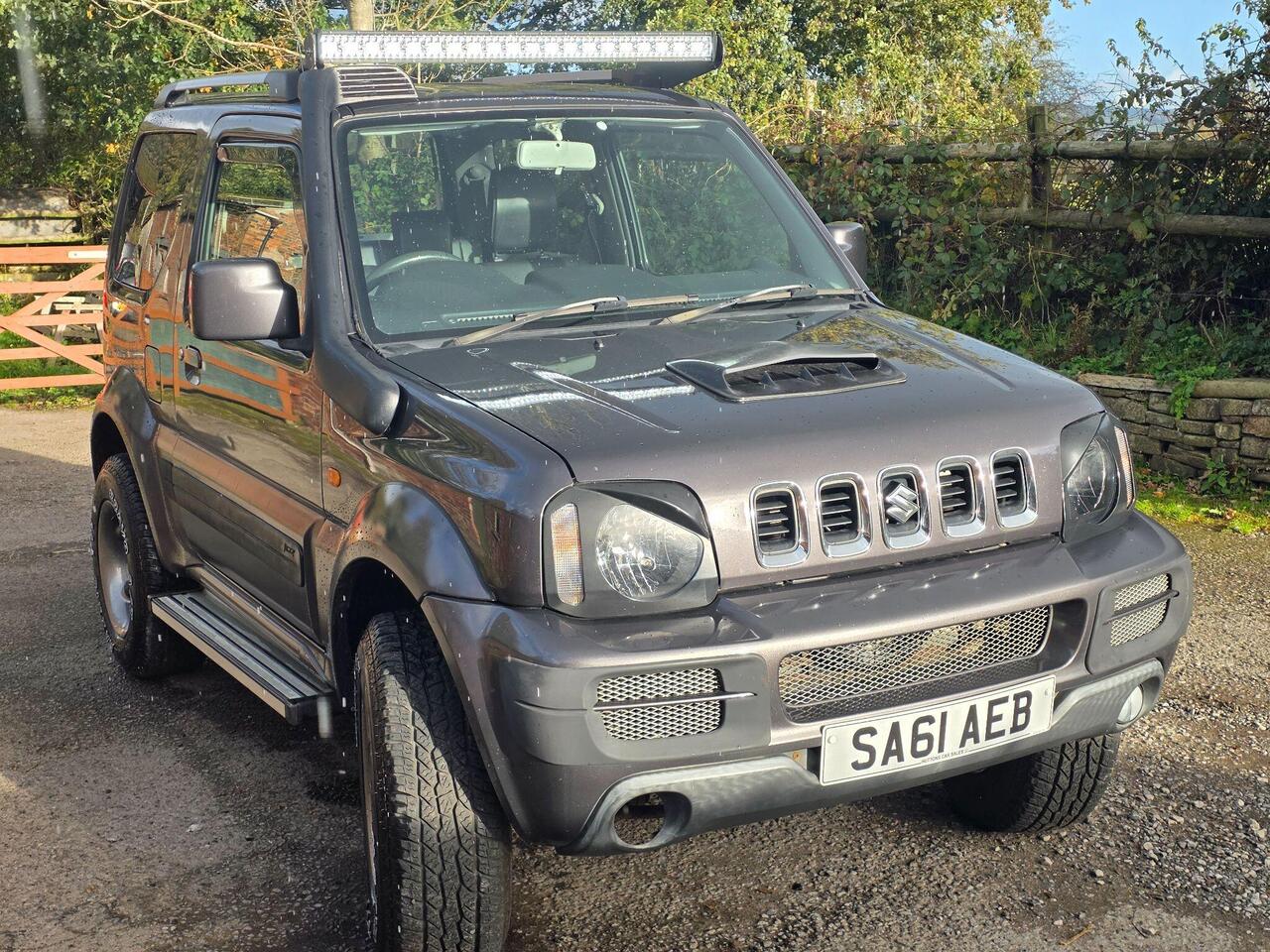 Suzuki Jimny photo 5 of 61