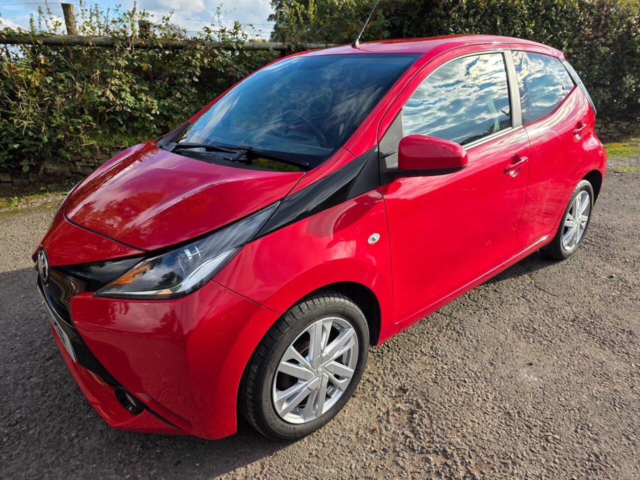 Toyota AYGO photo 12 of 22