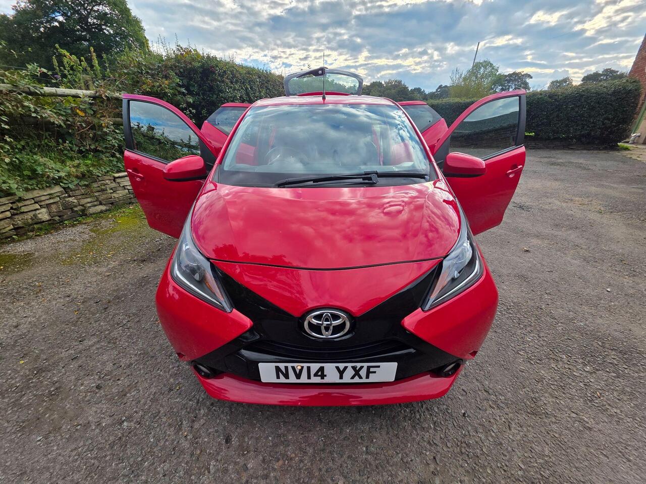 Toyota AYGO photo 10 of 22