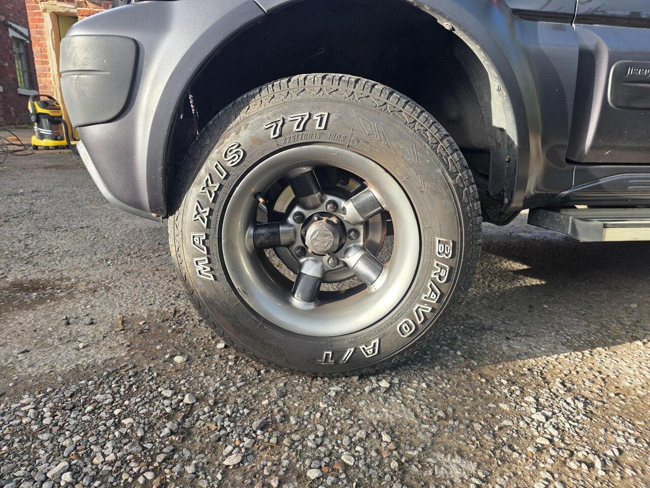 Suzuki Jimny photo 45 of 61