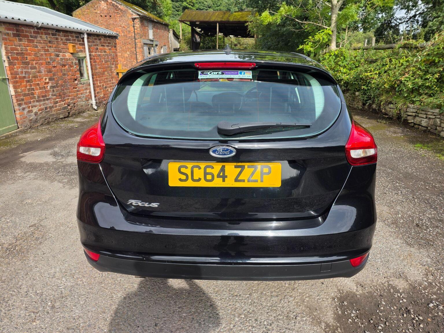 Ford Focus photo 8 of 26