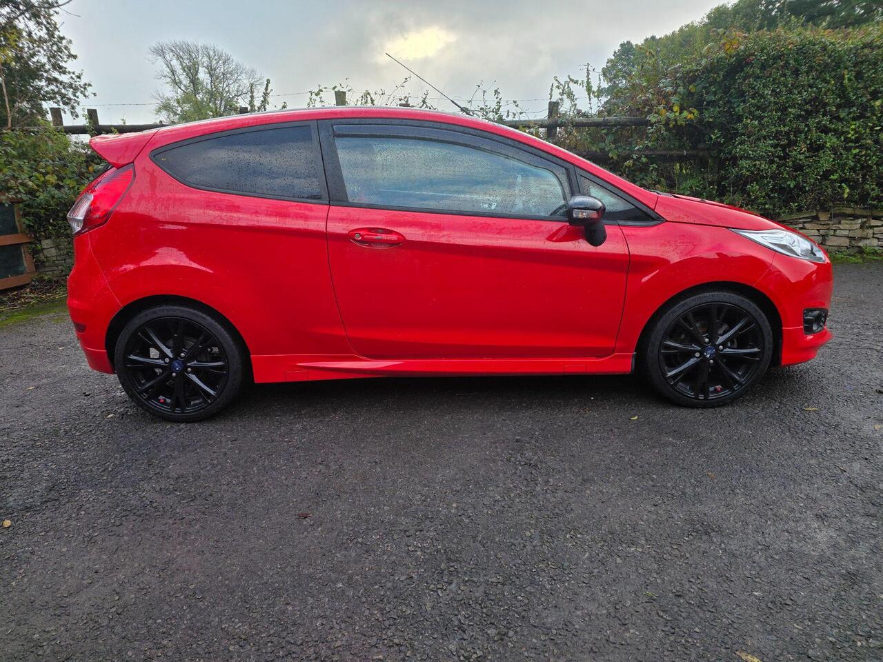 Ford Fiesta Zetec S photo 25 of 62