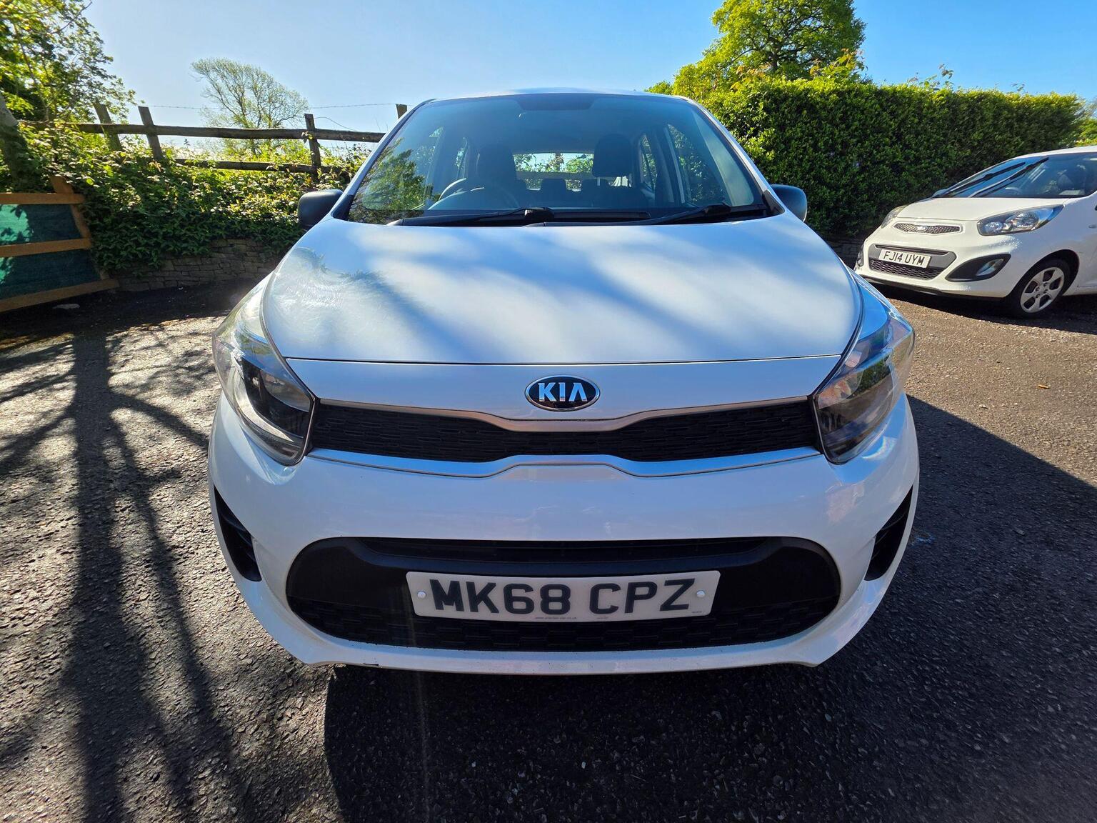 Kia Picanto photo 12 of 12