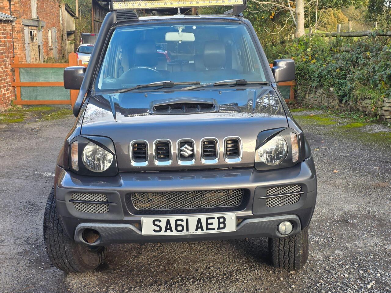 Suzuki Jimny photo 15 of 61