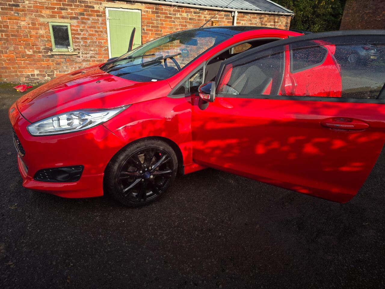 Ford Fiesta Zetec S photo 16 of 62