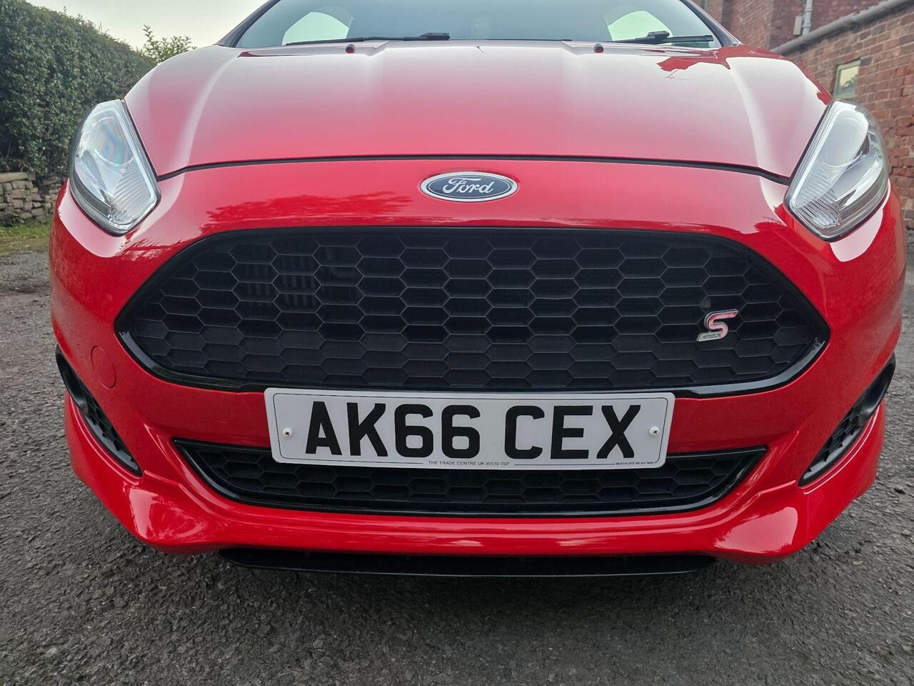 Ford Fiesta Zetec S photo 2 of 62