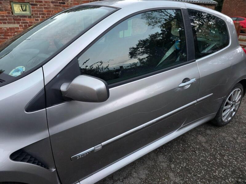 Renault Clio Renaultsport 197 photo 19 of 27