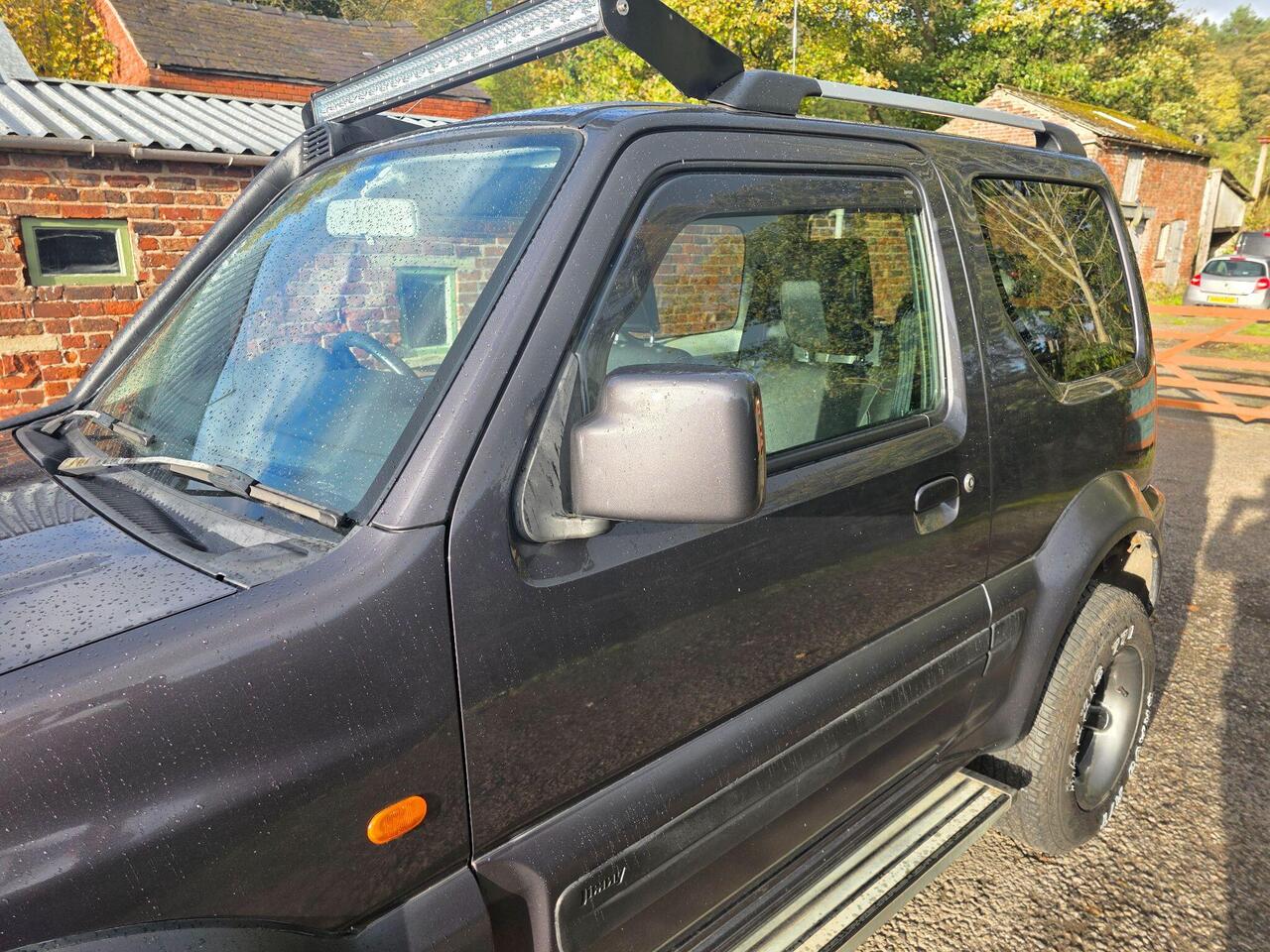Suzuki Jimny photo 58 of 61