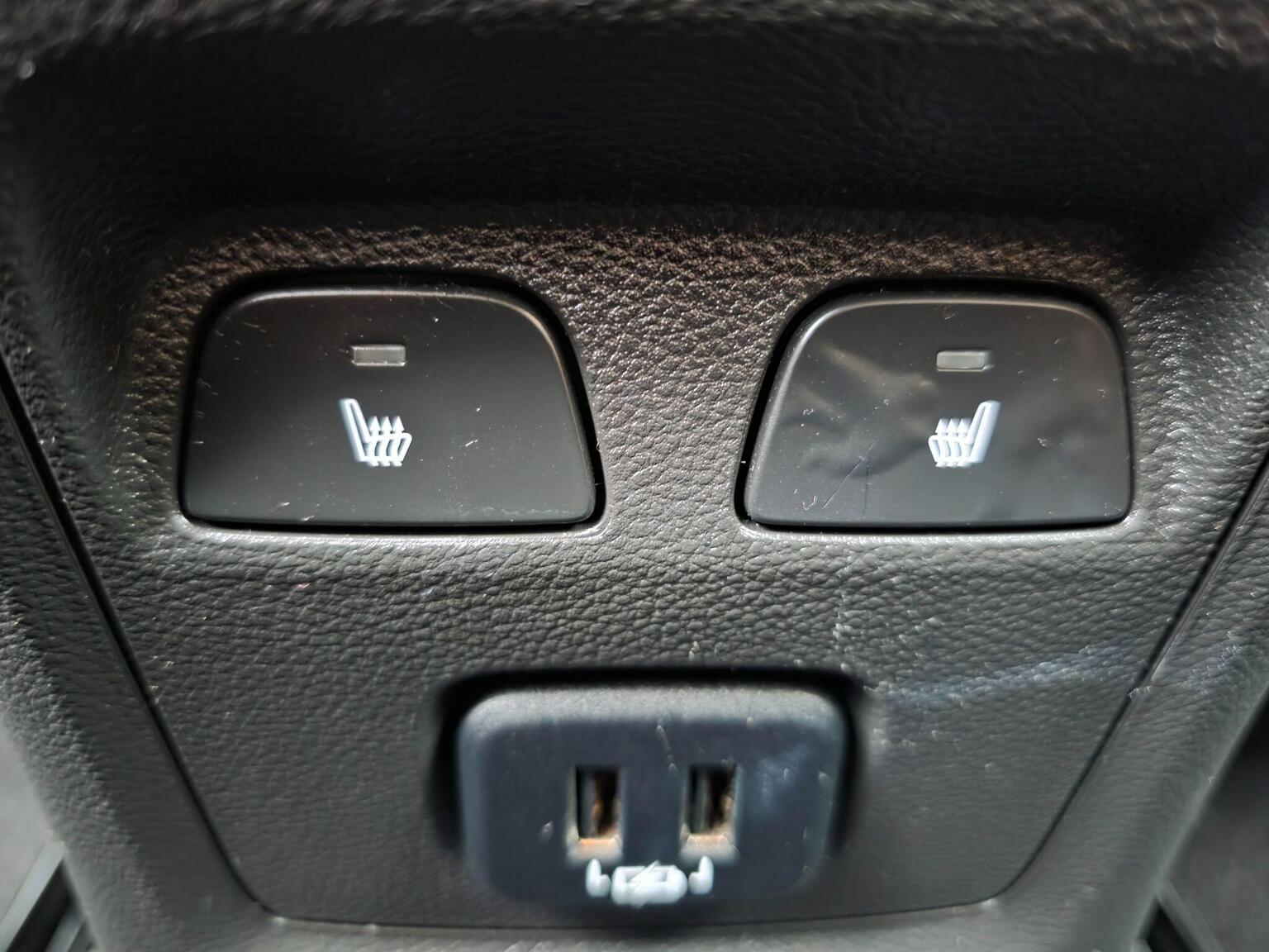 Vauxhall Astra photo 16 of 23