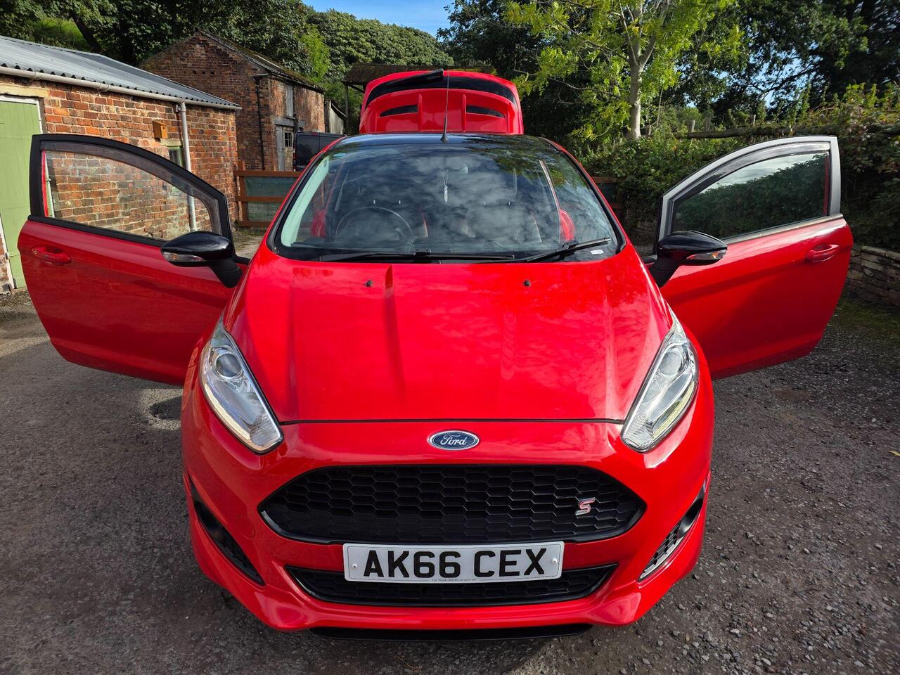 Ford Fiesta Zetec S photo 12 of 62