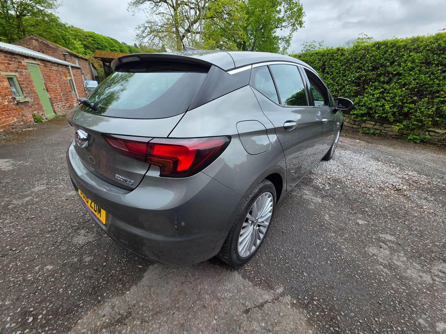 Vauxhall Astra photo 15 of 23
