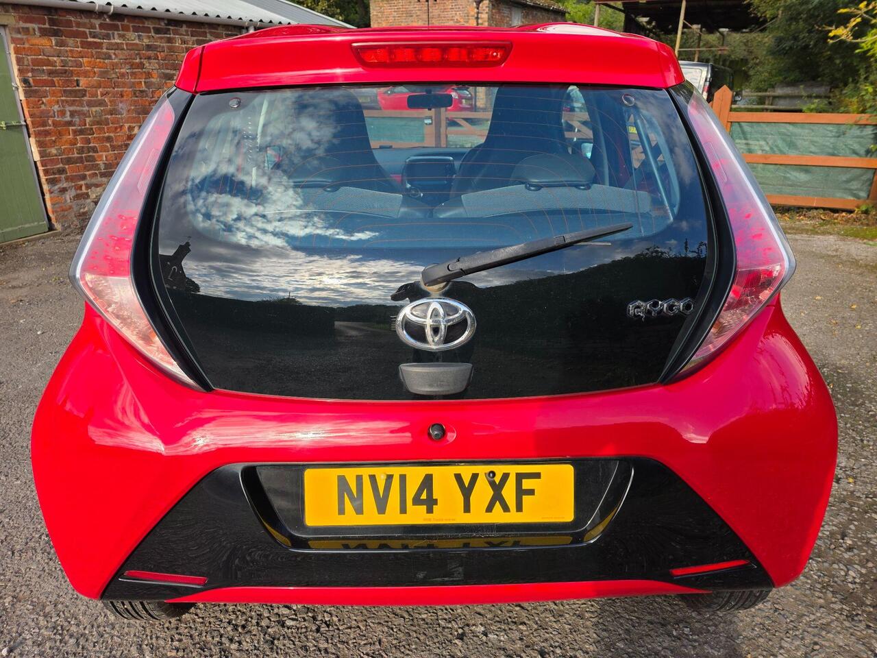 Toyota AYGO photo 15 of 22
