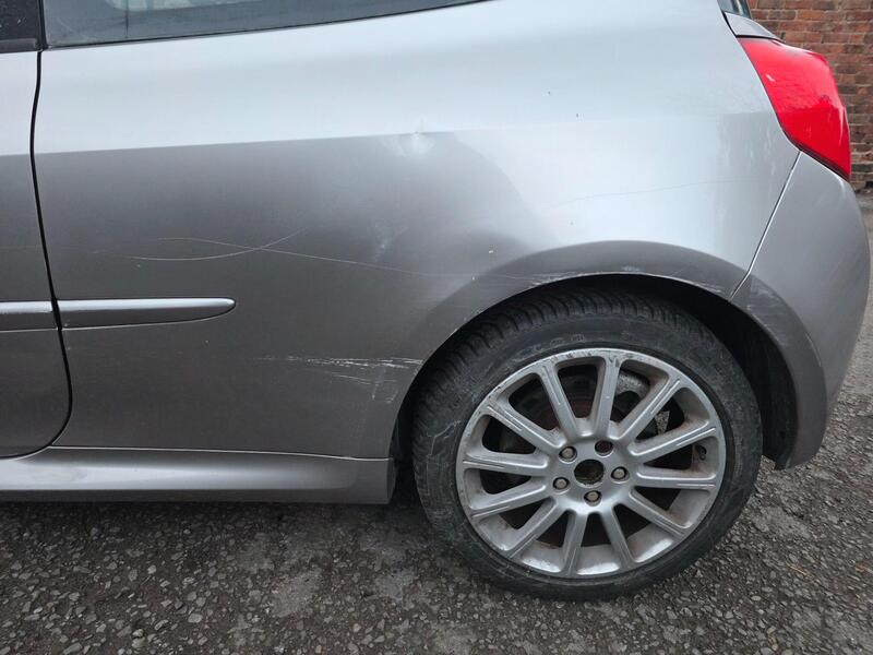 Renault Clio Renaultsport 197 photo 16 of 27