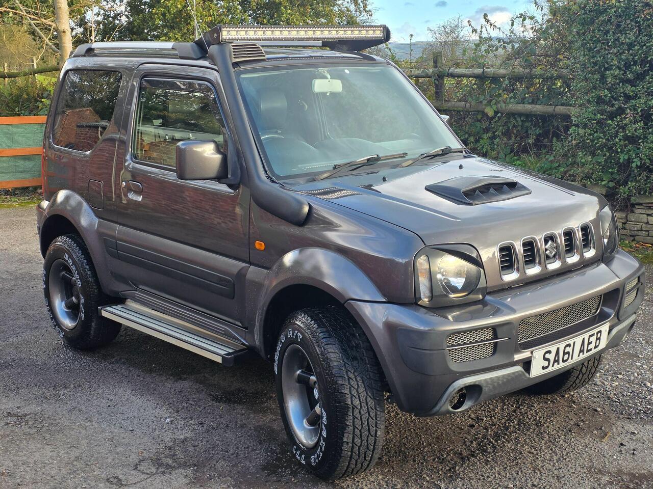 Suzuki Jimny photo 11 of 61