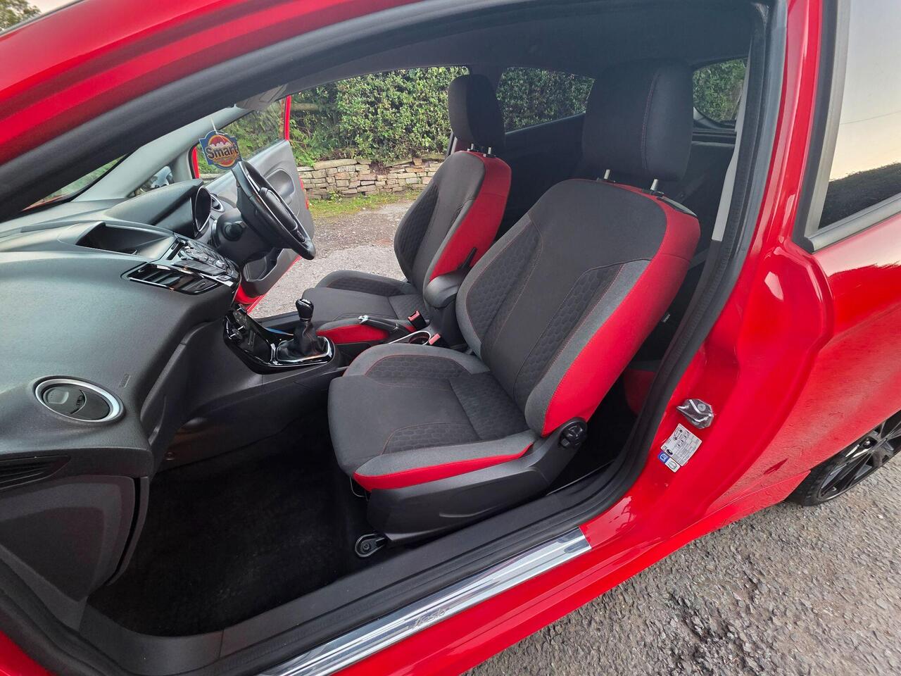Ford Fiesta Zetec S photo 53 of 62