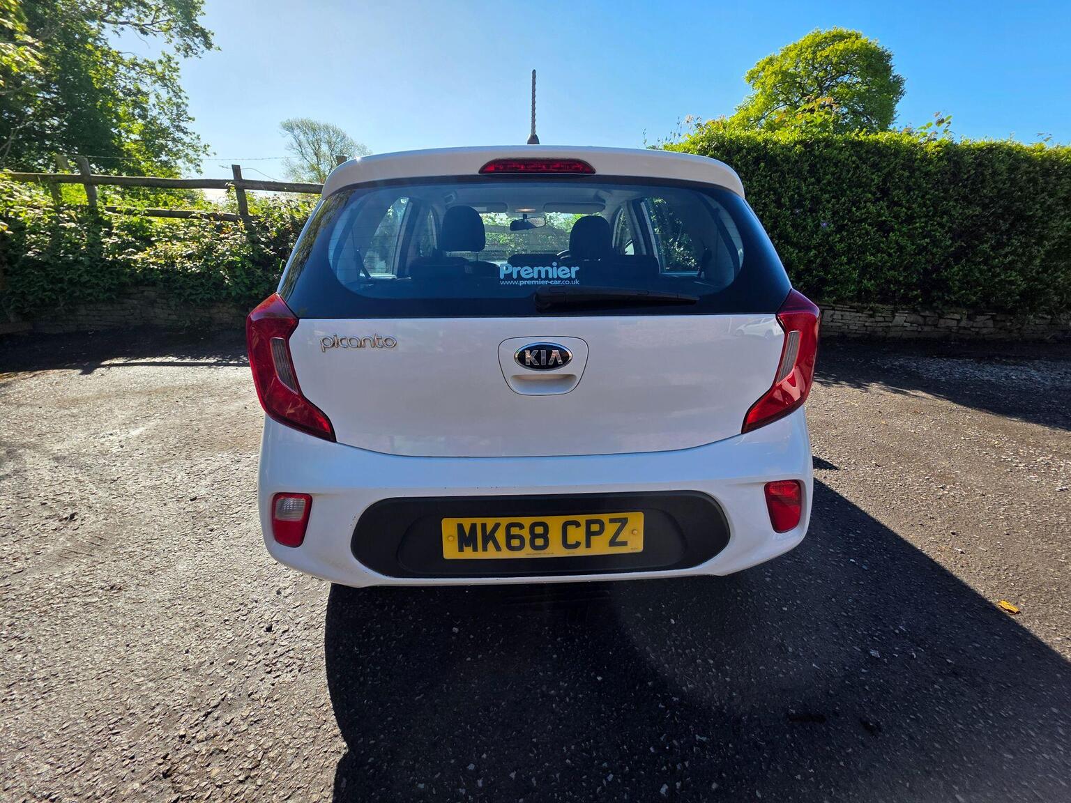 Kia Picanto photo 5 of 12