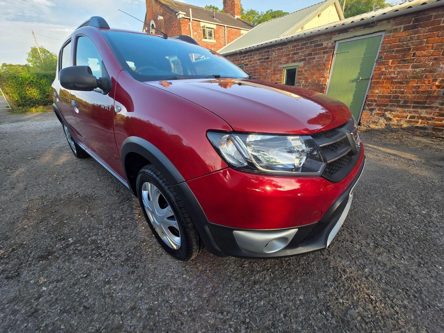 Dacia Sandero Stepway photo 16 of 20