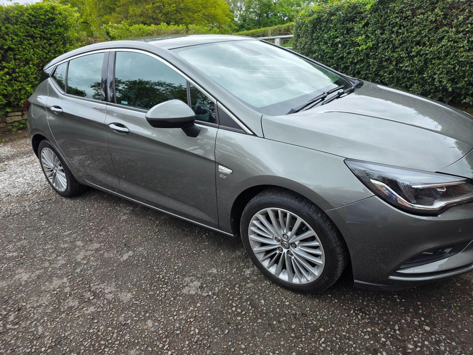Vauxhall Astra photo 6 of 23