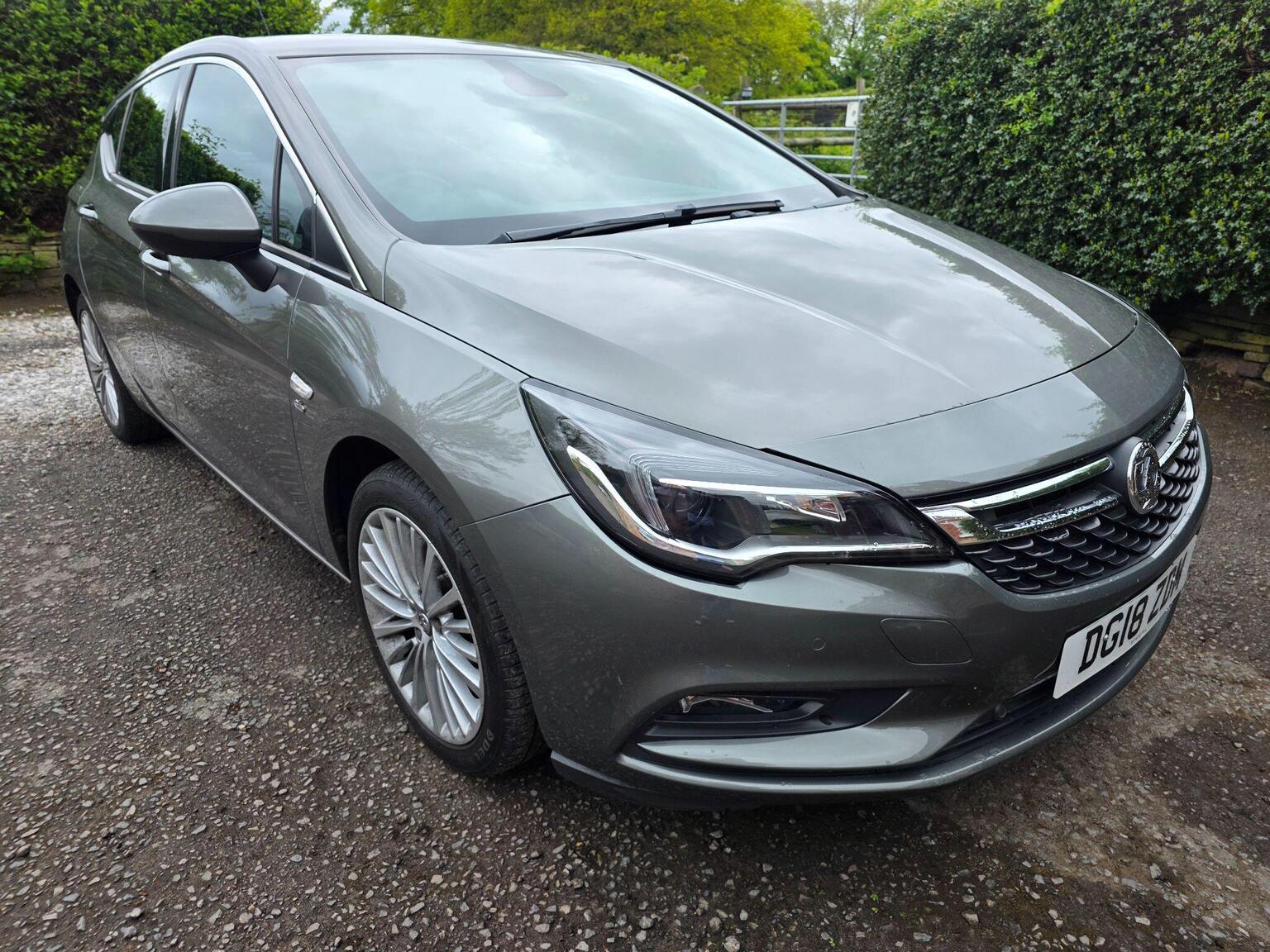 Vauxhall Astra photo 1 of 23