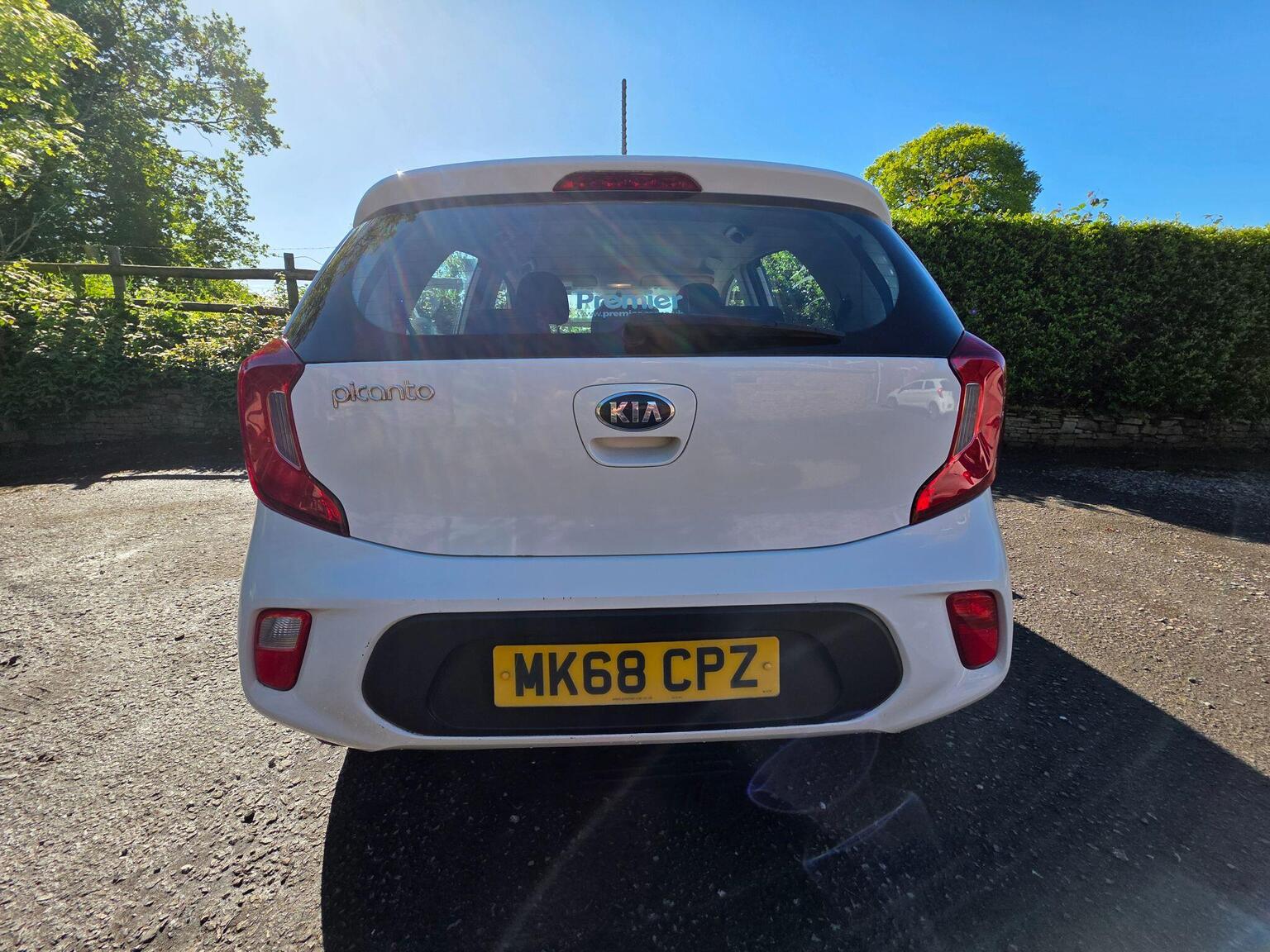 Kia Picanto photo 4 of 12