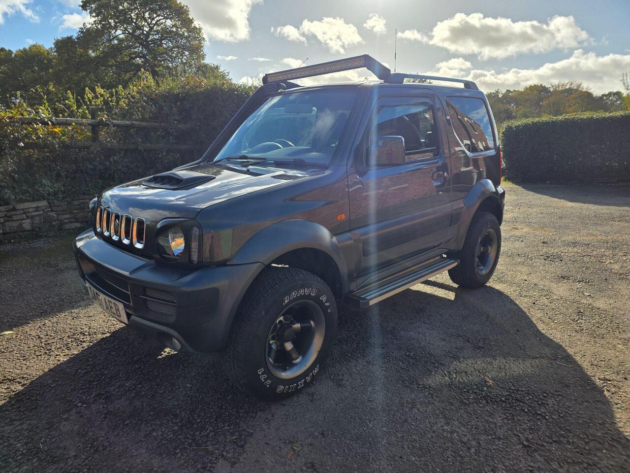 Suzuki Jimny photo 22 of 61