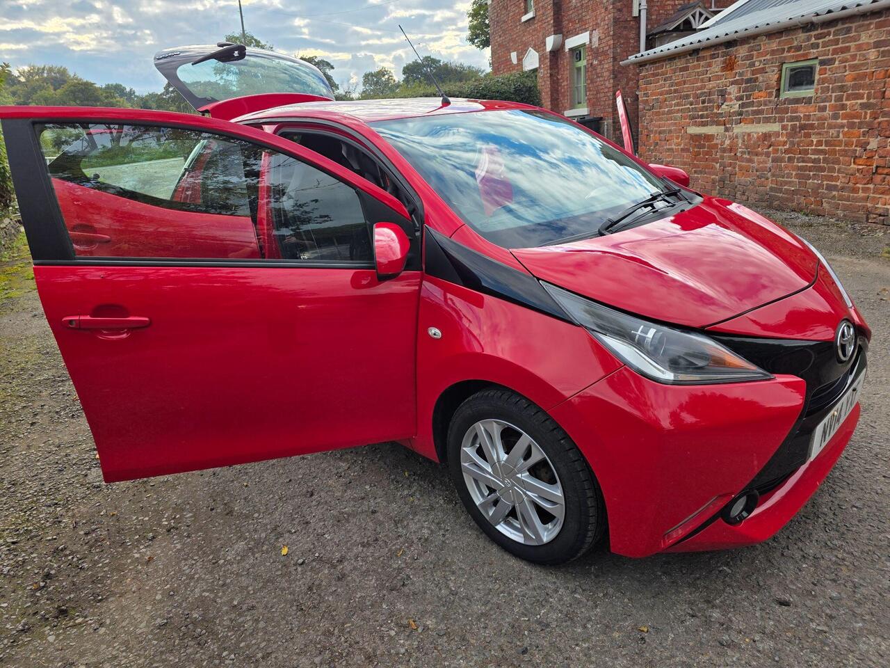 Toyota AYGO photo 6 of 22