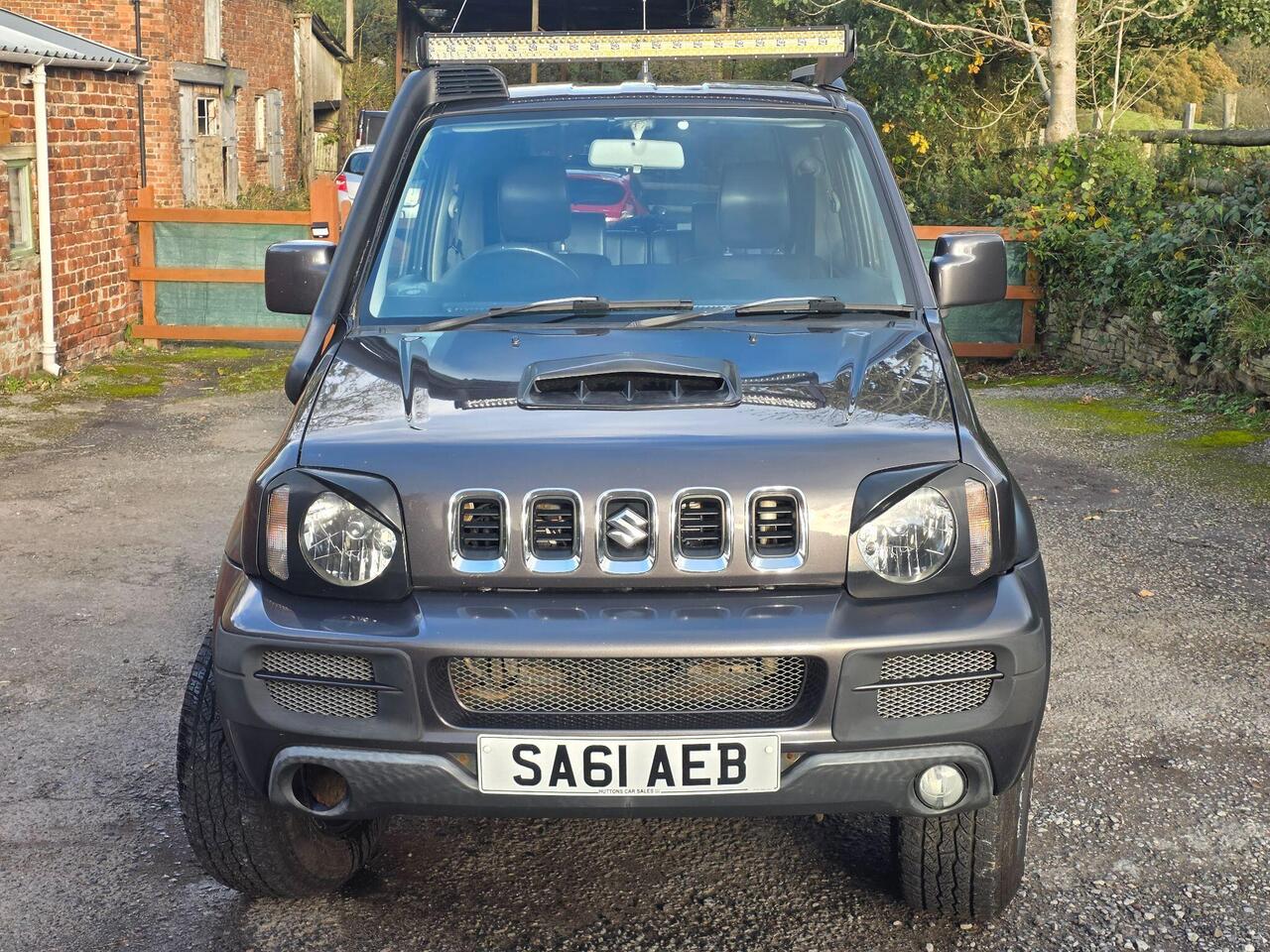 Suzuki Jimny photo 16 of 61