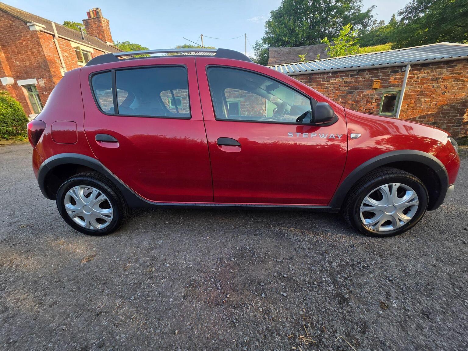 Dacia Sandero Stepway photo 15 of 20