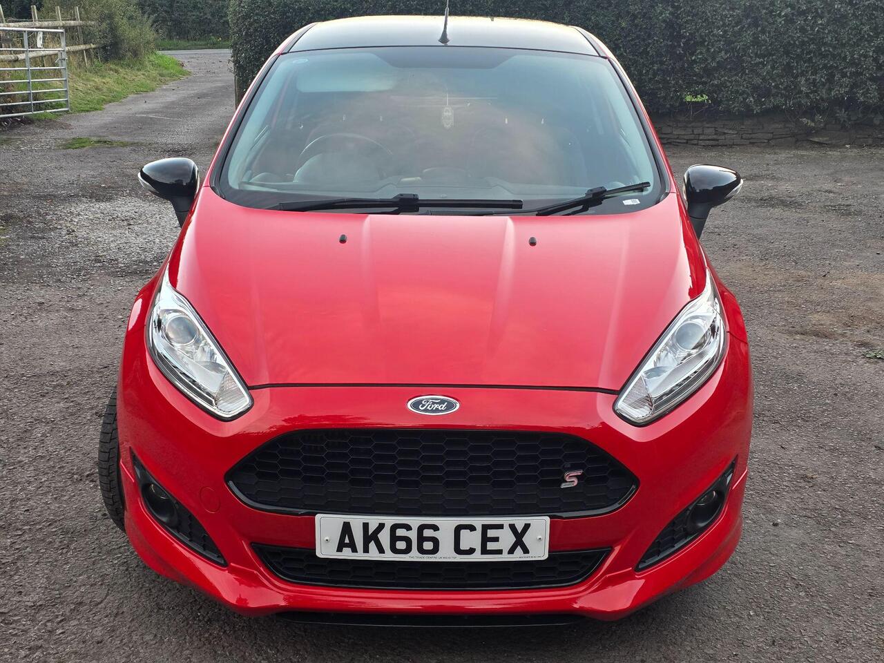 Ford Fiesta Zetec S photo 11 of 62