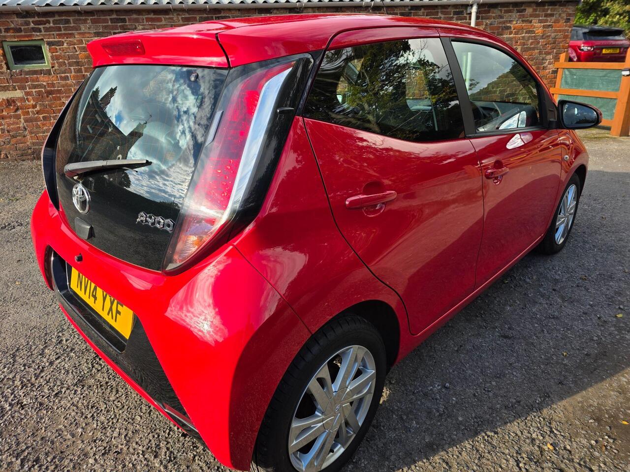 Toyota AYGO photo 16 of 22