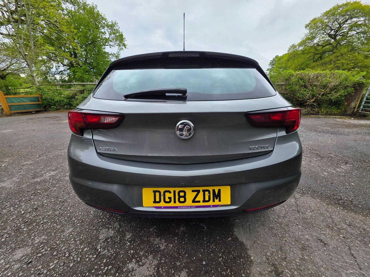 Vauxhall Astra photo 12 of 23